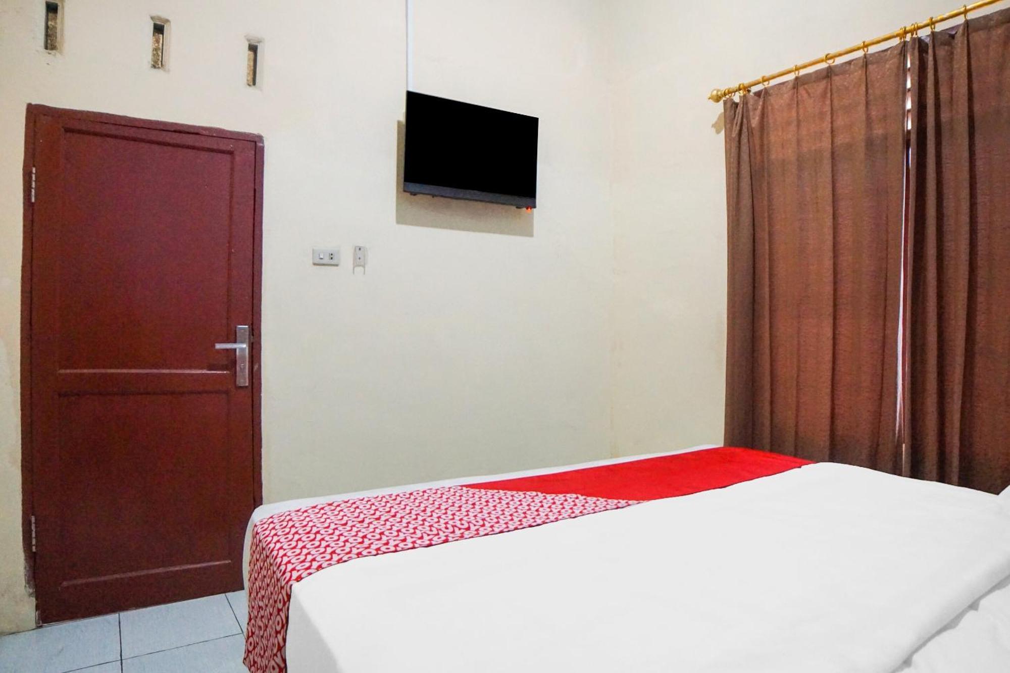 Oyo 92076 Sky Residence Cengkeh Medan Exteriör bild